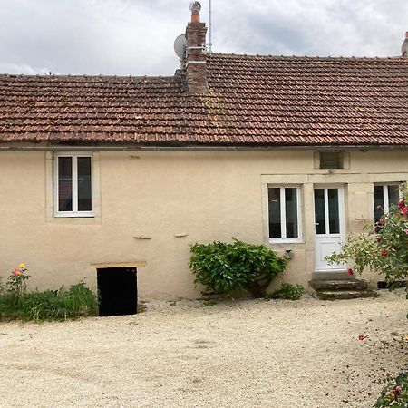 Villa Gite Des Bons Voisins à Marigny-le-Cahouet Extérieur photo