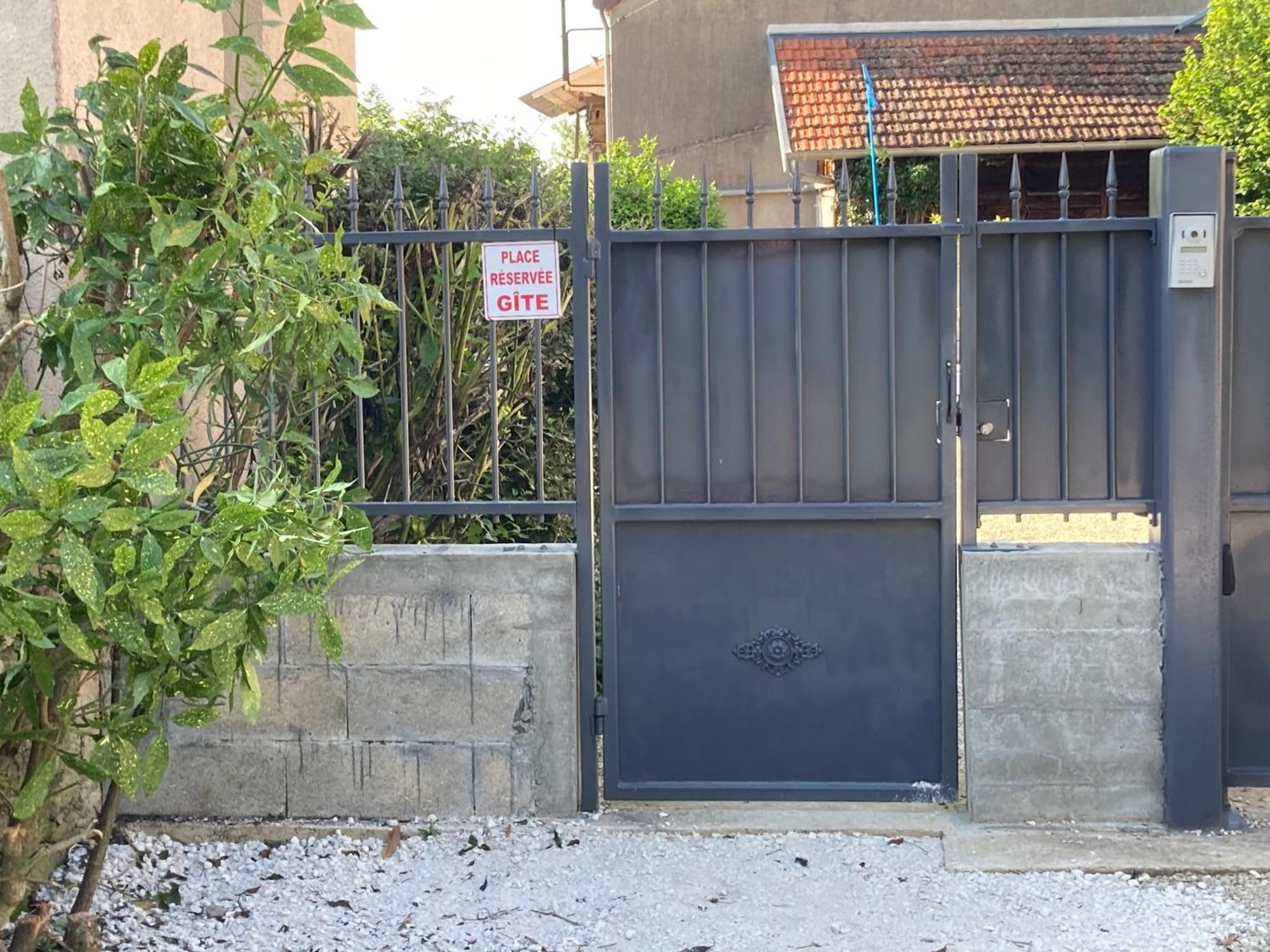 Villa Gite Des Bons Voisins à Marigny-le-Cahouet Extérieur photo